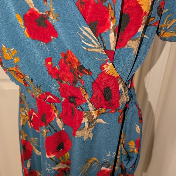 Kaileigh Floral Wrap Dress - Picture 2 of 8